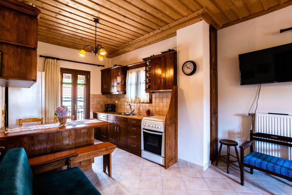 Stemnitsa Stone Residence - Comfy Mountain Getaway Екстер'єр фото
